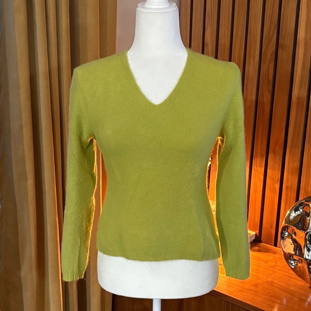 Kervblu Lime Green V-Neck Fuzzy Knit Sweater Made in Italy Womens Size S